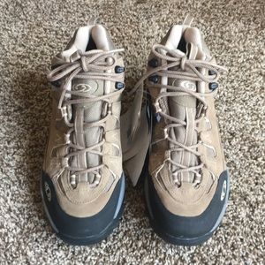 Women’s Salomon hiking boots